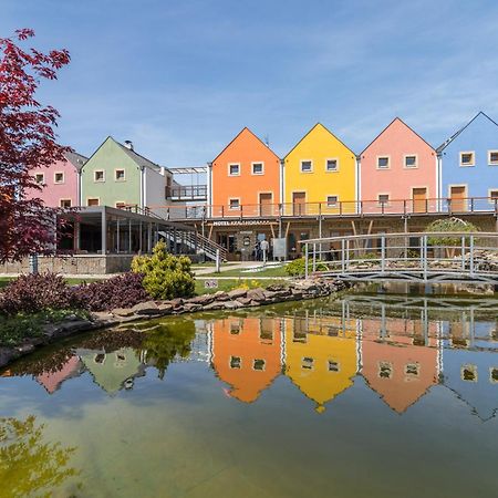 Hotel Kravi Hora Bořetice Esterno foto